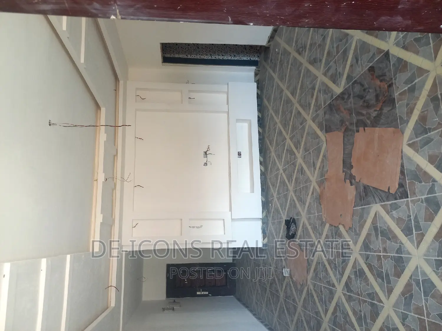 2bdrm Maisonette in De-Icons Real Estate, Awutu Senya East Municipal