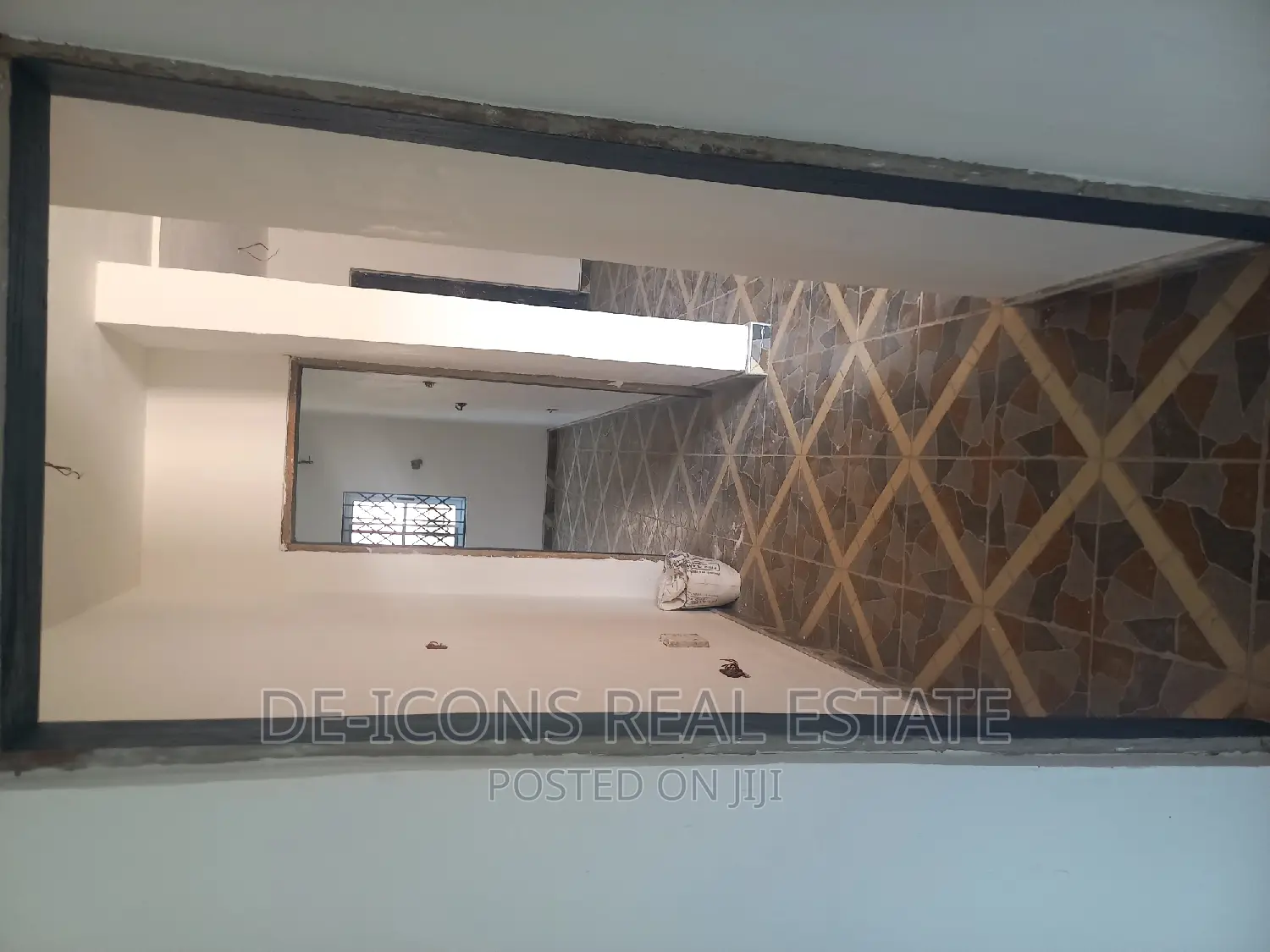 2bdrm Maisonette in De-Icons Real Estate, Awutu Senya East Municipal