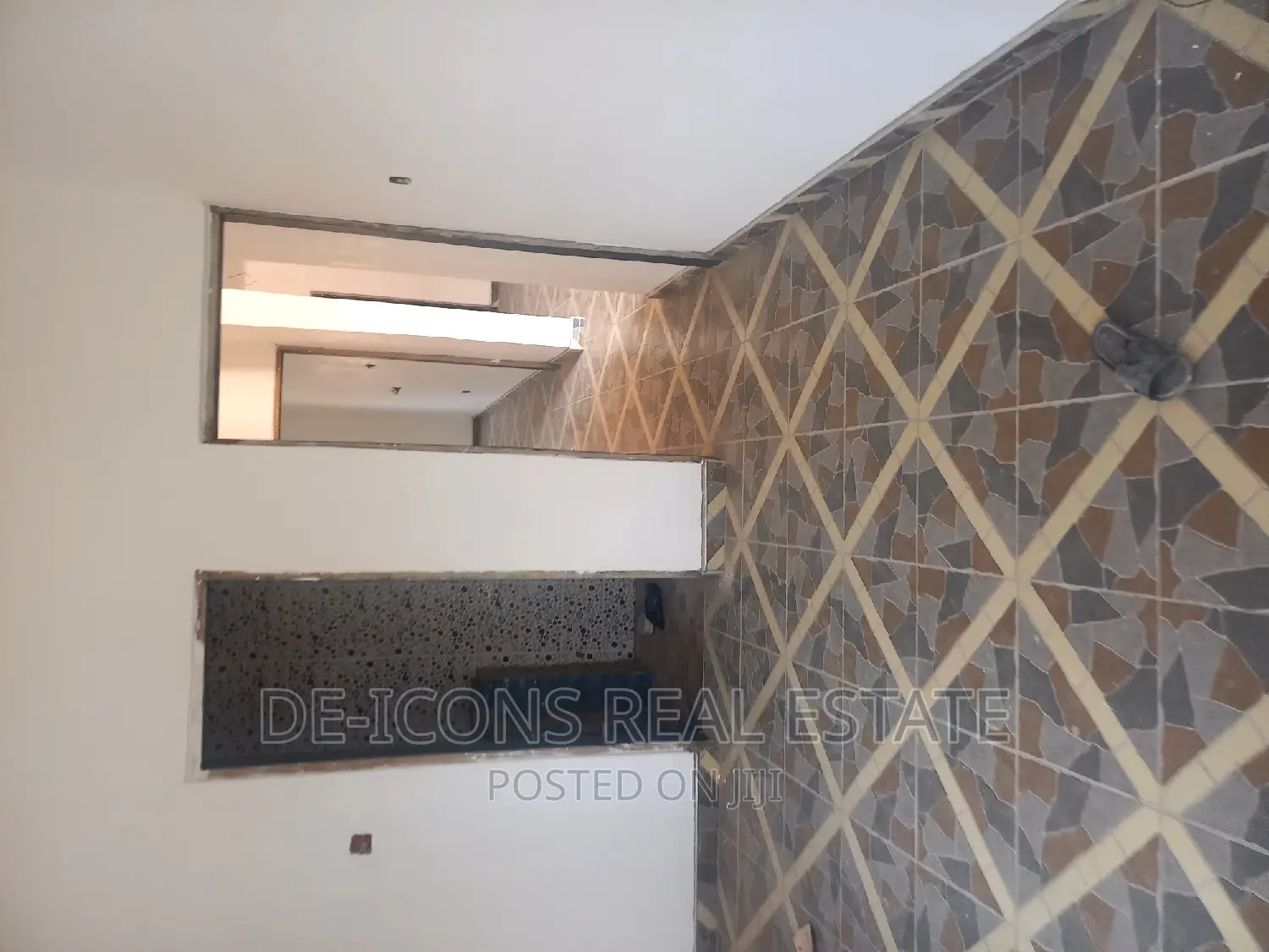 2bdrm Maisonette in De-Icons Real Estate, Awutu Senya East Municipal