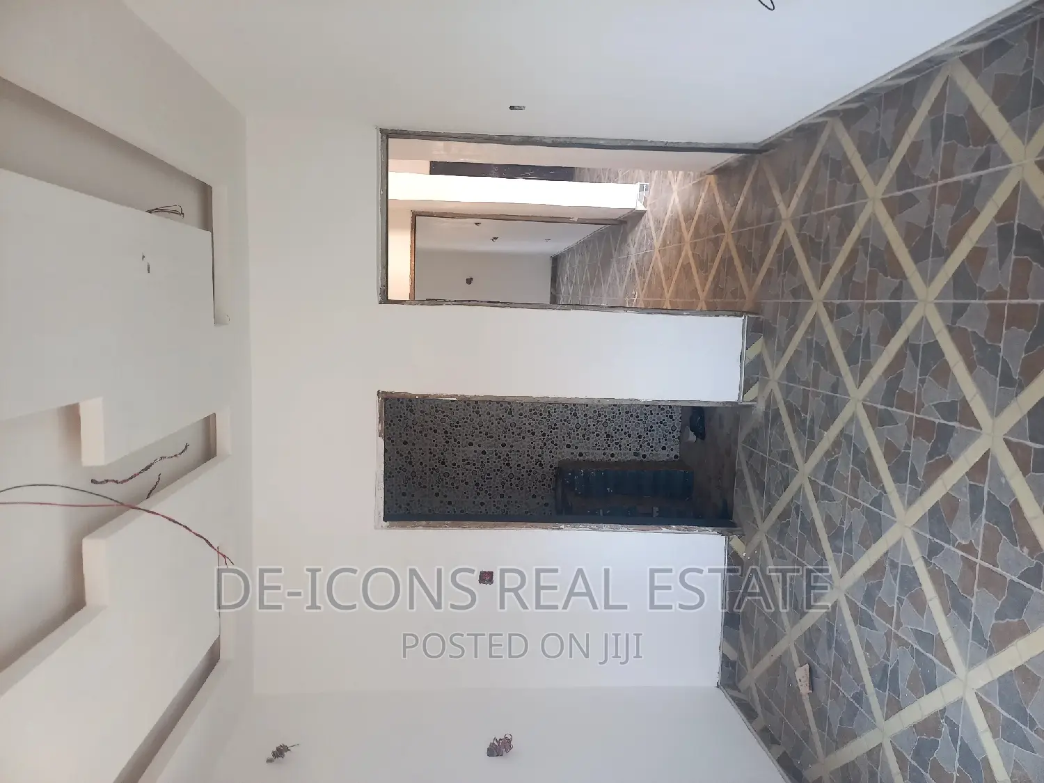 2bdrm Maisonette in De-Icons Real Estate, Awutu Senya East Municipal