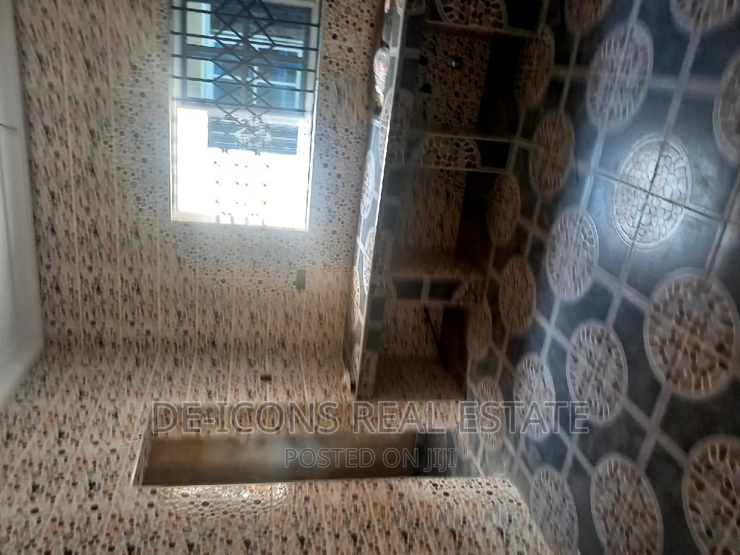 2bdrm Maisonette in De-Icons Real Estate, Awutu Senya East Municipal