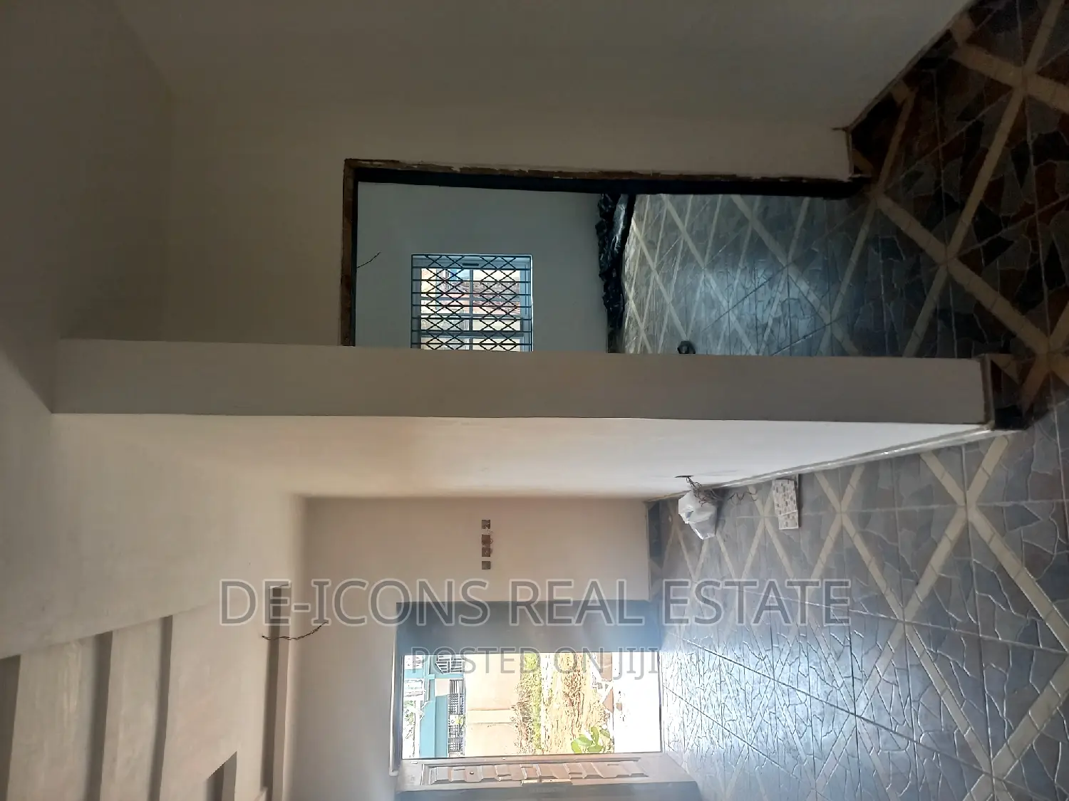 2bdrm Maisonette in De-Icons Real Estate, Awutu Senya East Municipal