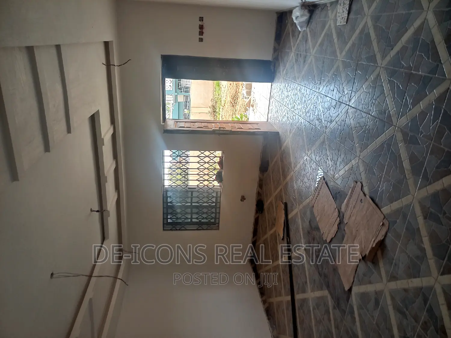 2bdrm Maisonette in De-Icons Real Estate, Awutu Senya East Municipal