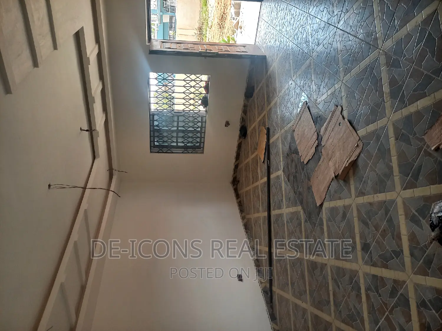 2bdrm Maisonette in De-Icons Real Estate, Awutu Senya East Municipal