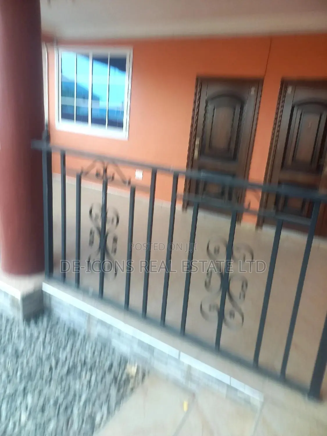 3bdrm Duplex in De-Icons Real Estate, Awutu Senya East Municipal