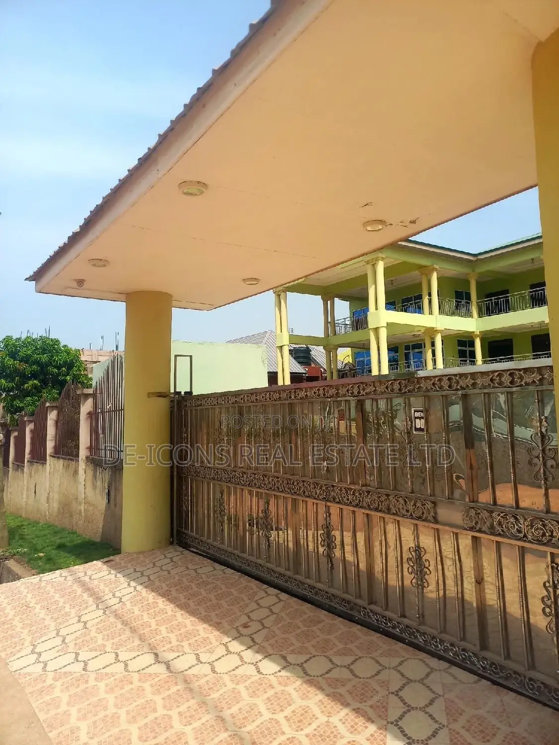2bdrm Duplex in De-Icons Real Estate, Awutu Senya East Municipal
