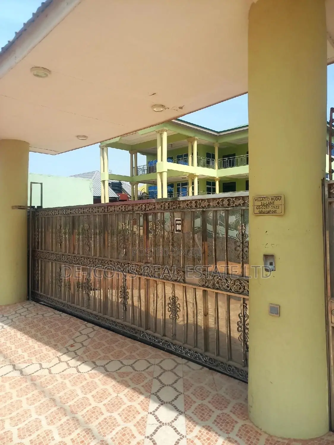 2bdrm Duplex in De-Icons Real Estate, Awutu Senya East Municipal