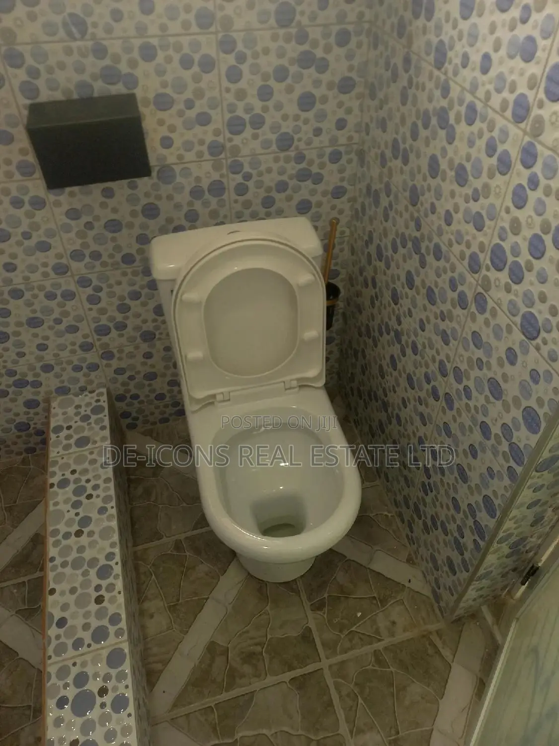 2bdrm Duplex in De-Icons Real Estate, Awutu Senya East Municipal