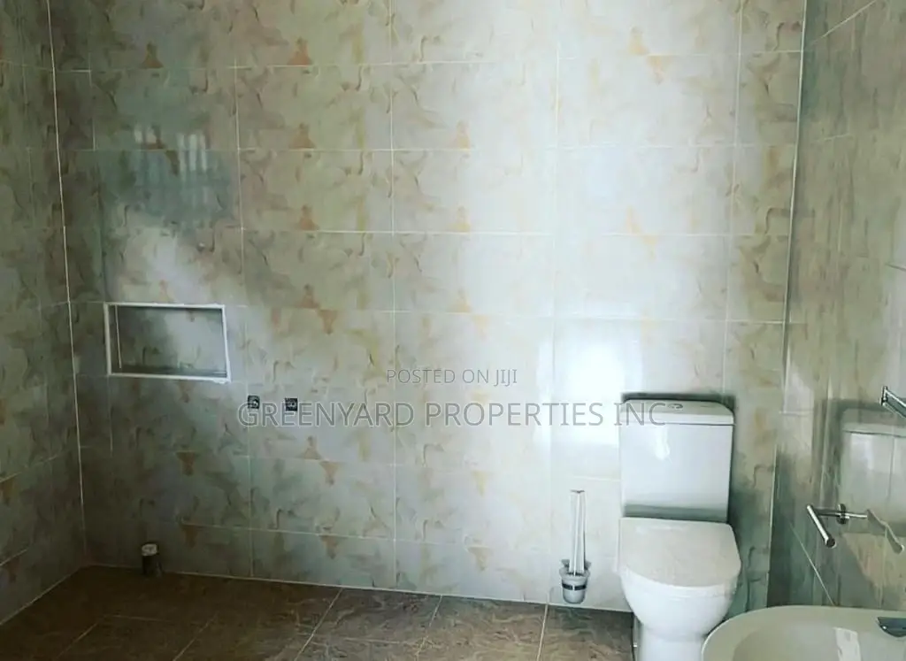 3bdrm House in School Junction, Ashaley Botwe for sale