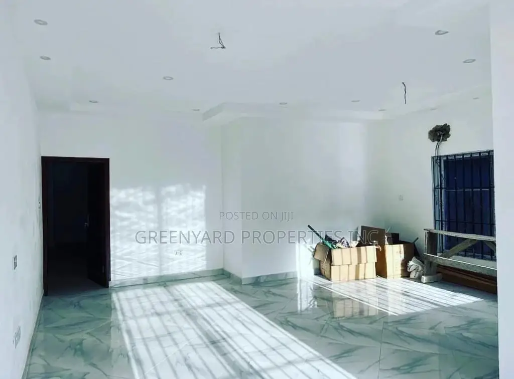 3bdrm House in School Junction, Ashaley Botwe for sale