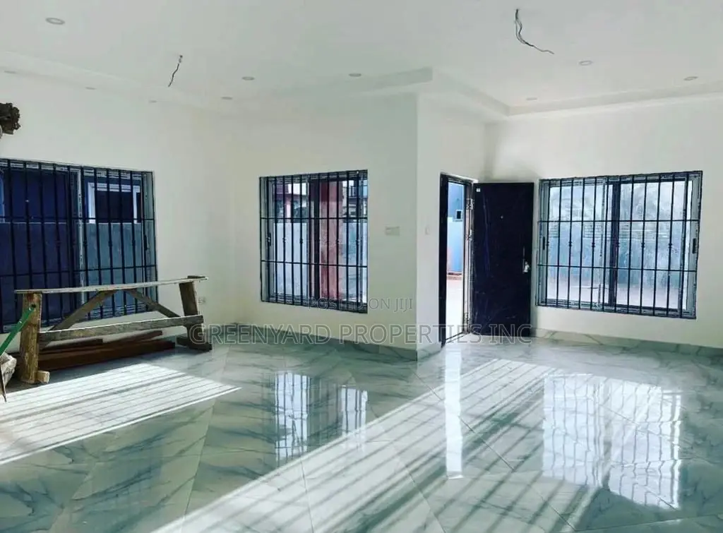 3bdrm House in School Junction, Ashaley Botwe for sale