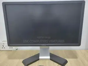 “Neat Dell P1919h 19” Monitor – Perfect For Office & School”