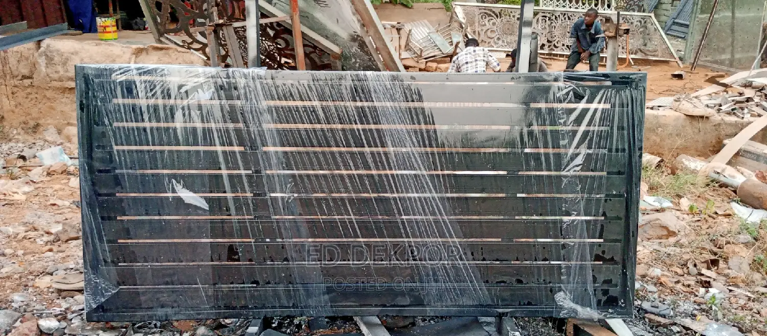 W Kk Metal Wall Design