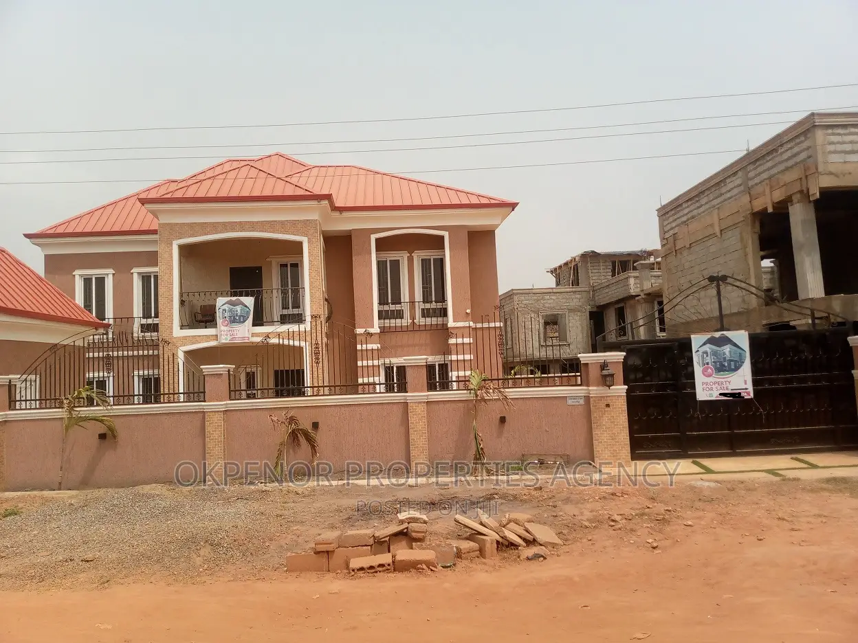 7bdrm House in Com25, Tema Metropolitan for sale