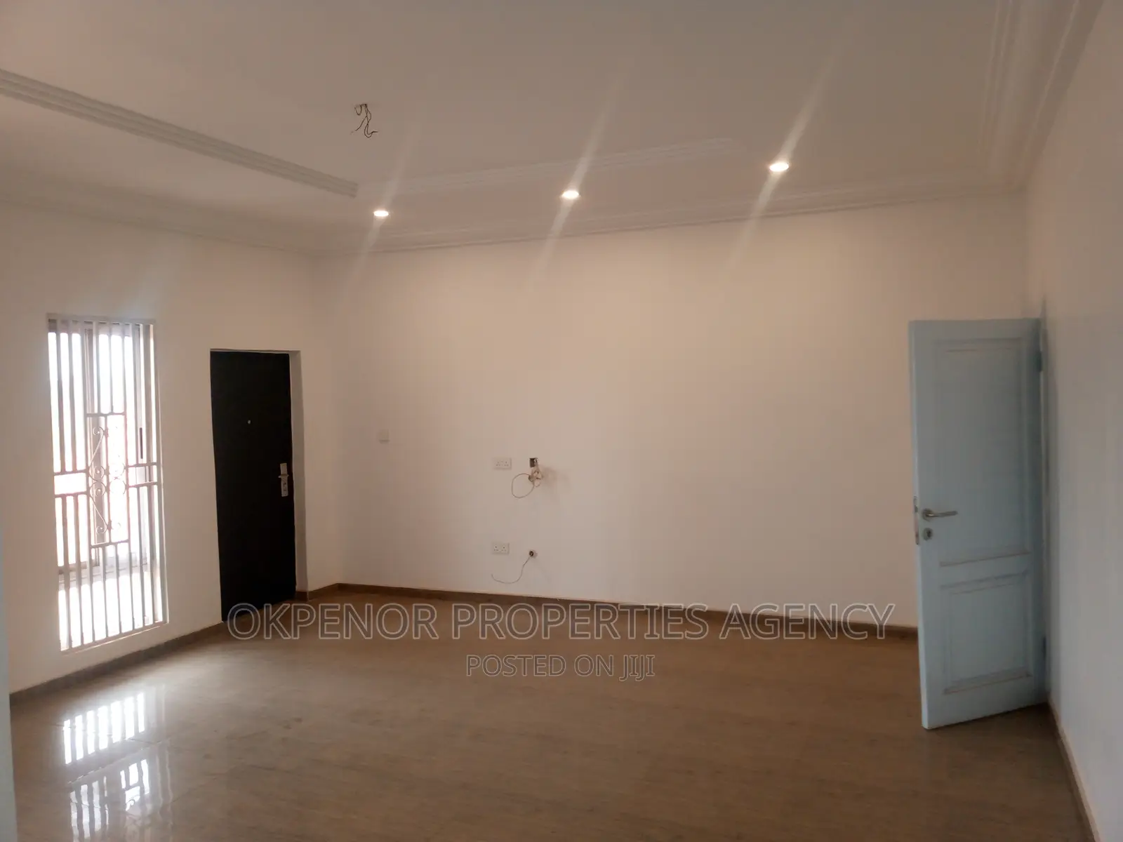 7bdrm House in Com25, Tema Metropolitan for sale