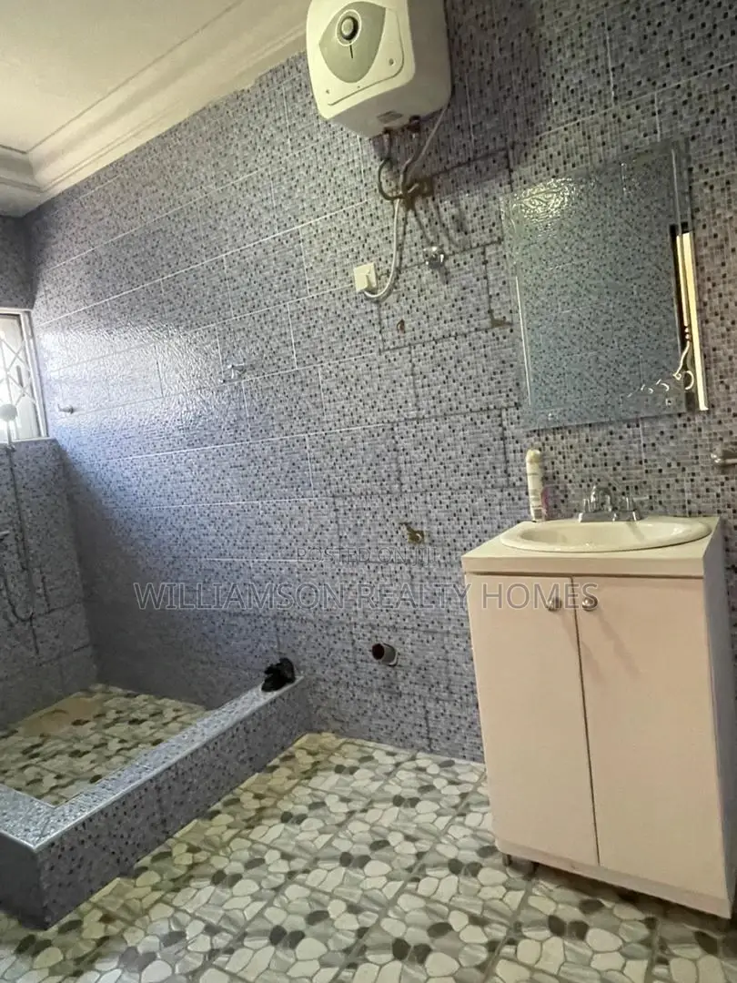 2bdrm Apartment in Community 18 Area, Spintex for rent
