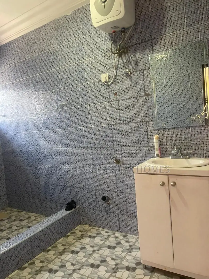 2bdrm Apartment in Community 18 Area, Spintex for rent