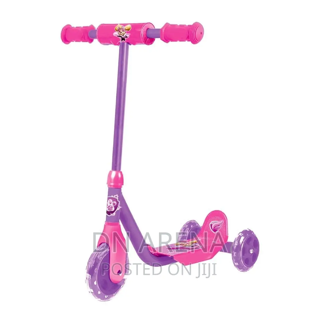 PAW Patrol the Mighty Movie Chase 3 Wheel Scooter+ Helmetset