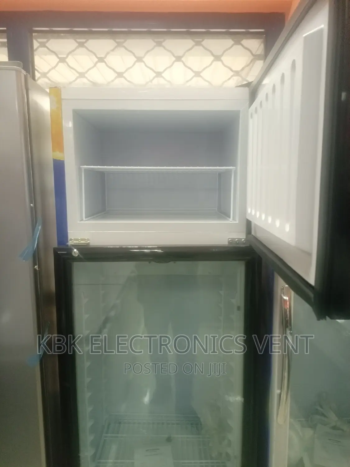 Westpool 300ltr Display Fridge With Freezer