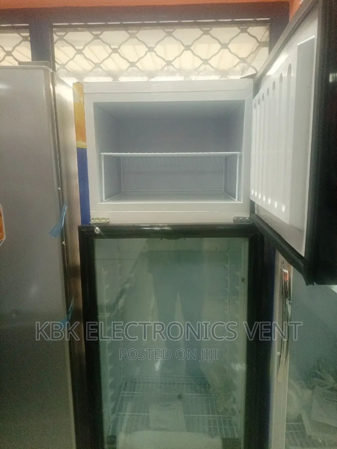 Westpool 300ltr Display Fridge With Freezer