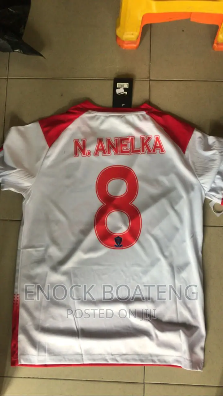Jerseys Set and Customizing