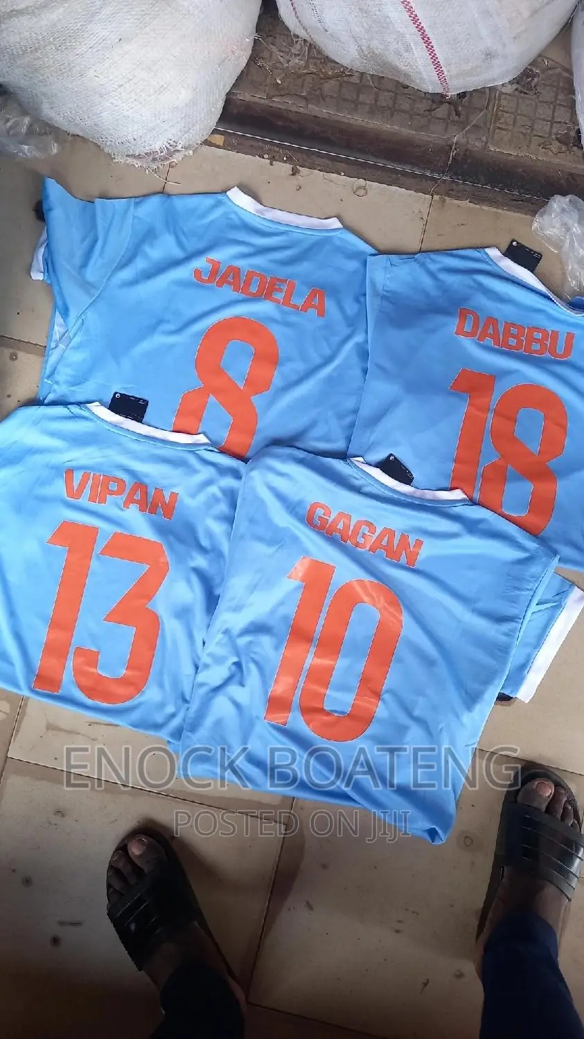 Jerseys Set and Customizing