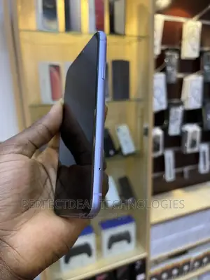 New Apple iPhone 11 128 GB Purple