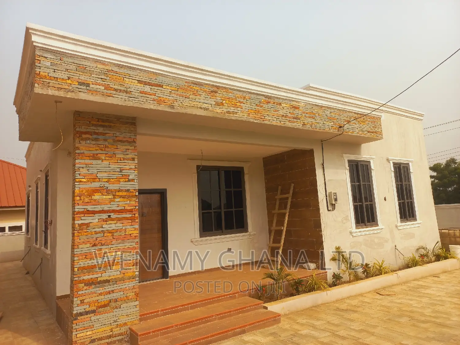3bdrm House in Community 25, Tema Metropolitan for sale