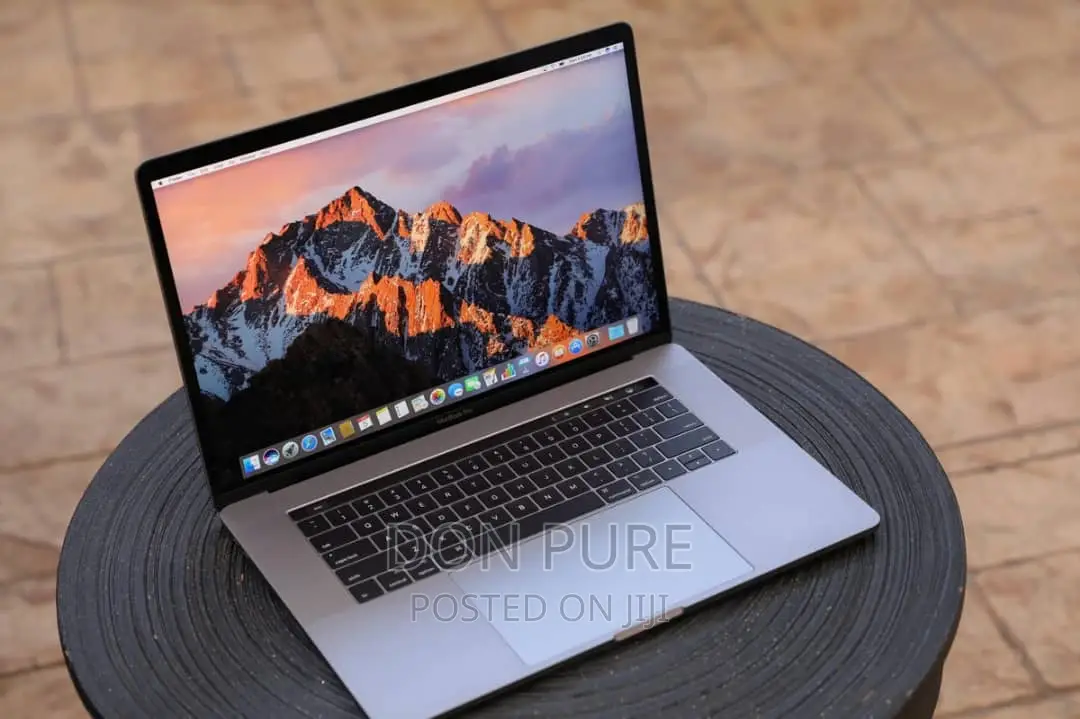 Laptop Apple MacBook 2017 16GB Intel Core I7 SSD 512GB