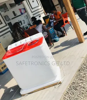 Red/White Semiautomatic 11kg Nasco Topload Washingmachine