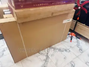 High Quality Sleek Slim UHD Smart Samsung 65”Cu8000 Tv 