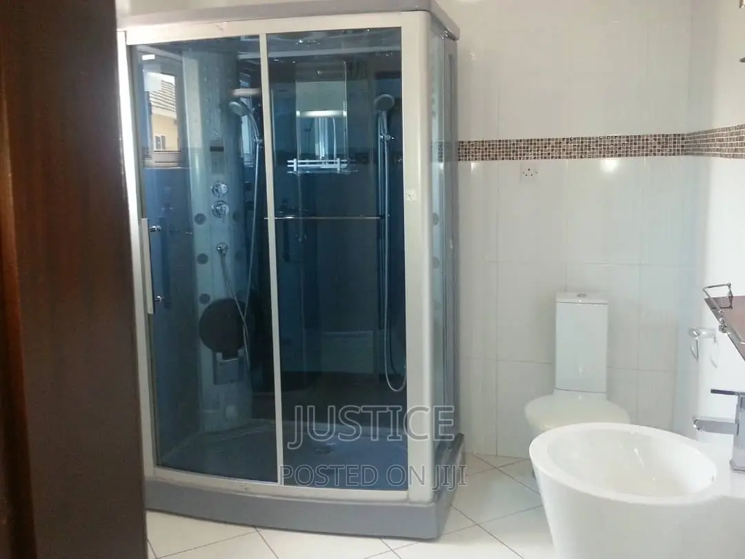 6bdrm Villa in Cantonments for sale
