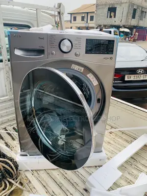 Brand New LG F0L9DGP2S Front Load Washing Machine.
