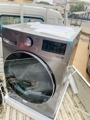 Classic Design LG F0L9DGP2S 15kg Front Load Washing Machine.
