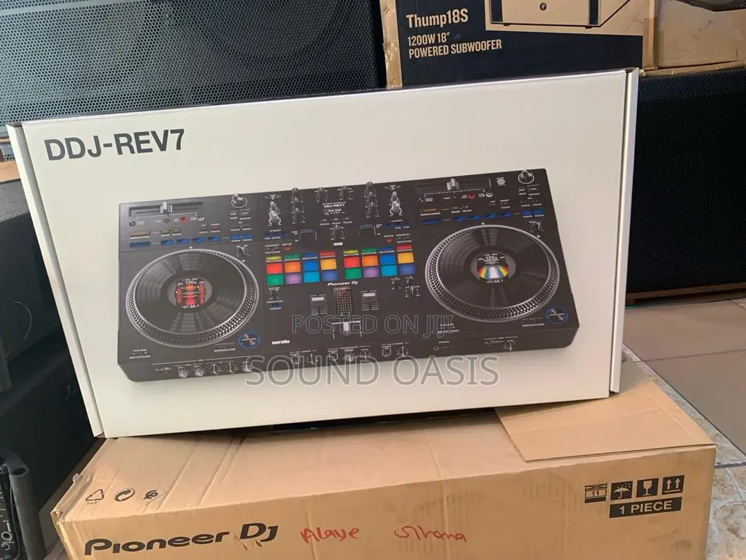DDJ-Rev7
Scratch-Style 2-Channel DJ Controller(Black)