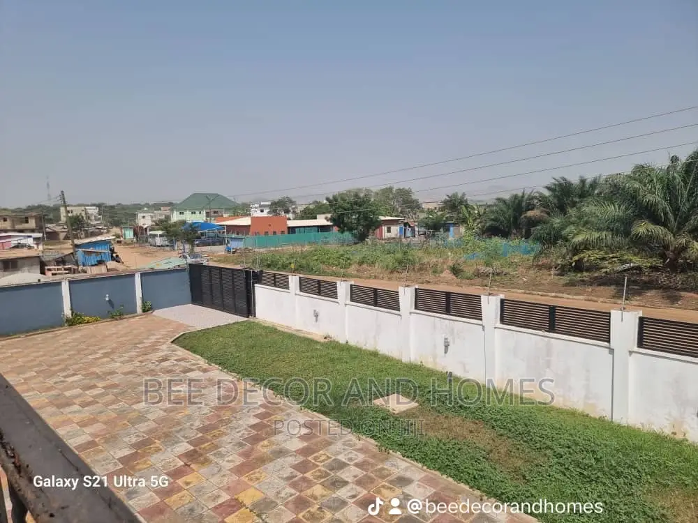 Furnished 7bdrm House in Bee Decor & Home’S, Haatso for rent