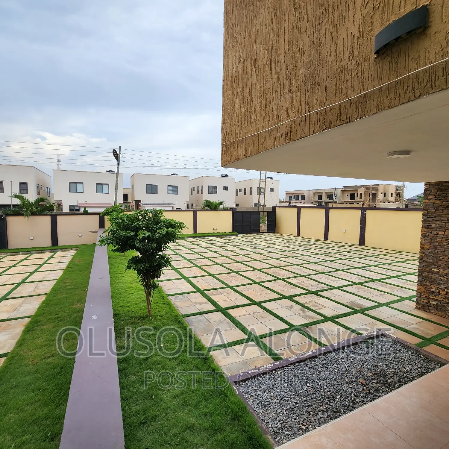 Furnished 5bdrm Townhouse / Terrace in East Legon for rent