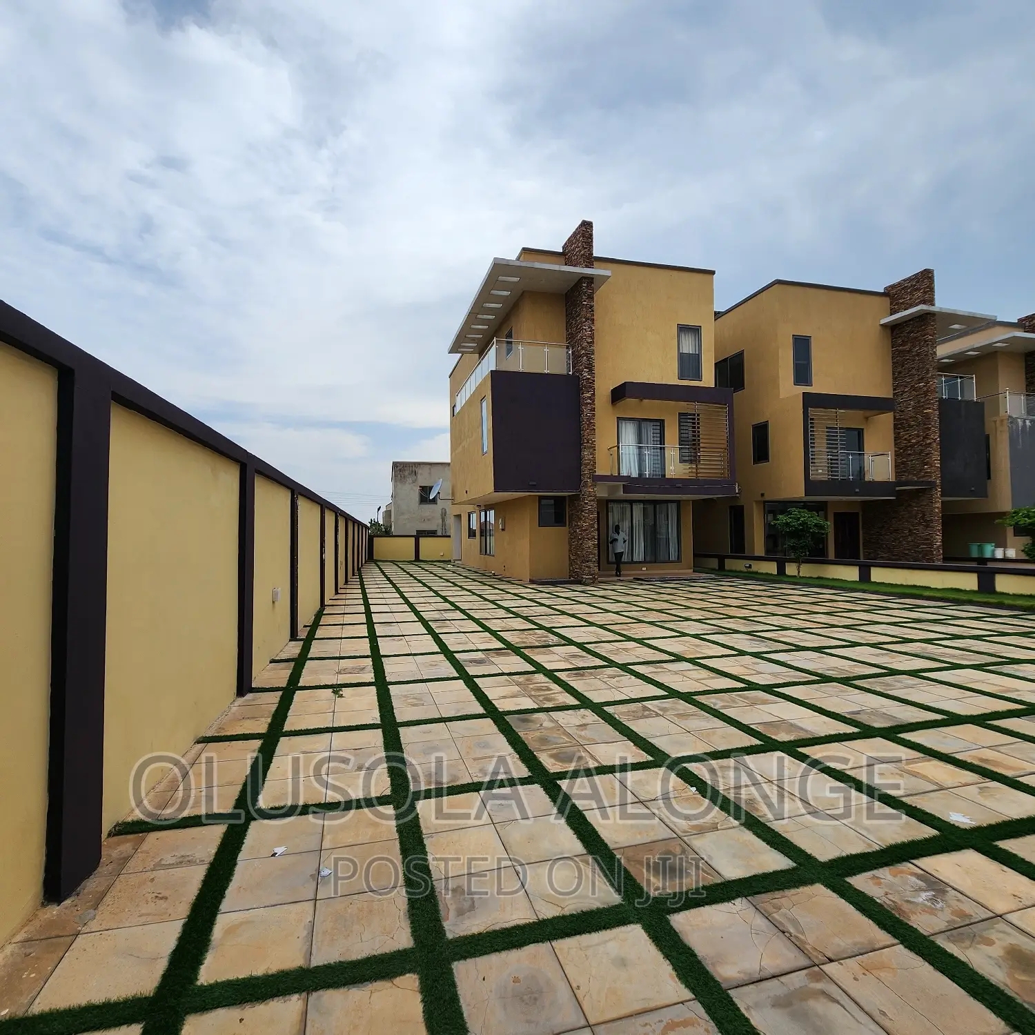 Furnished 5bdrm Townhouse / Terrace in East Legon for rent