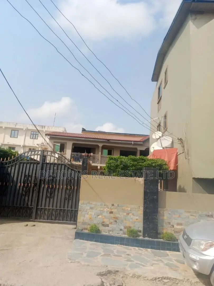 1bdrm Duplex in De-Icons Real Estate, Awutu Senya East Municipal