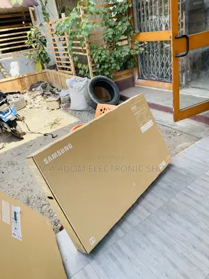 Sealed in Box Samsung 55AU7022 55” Crystal Uhd Smart Tv.