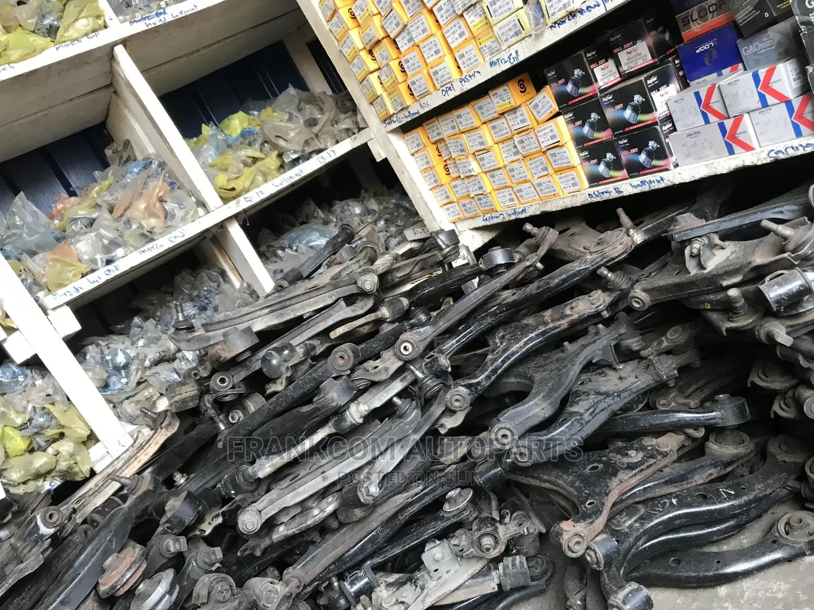 Deals in All Kinds of Parts for Lowerarms and Balljoint