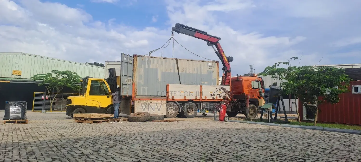 Self Loader Crane Trucks and Towing Trucks for Hiring