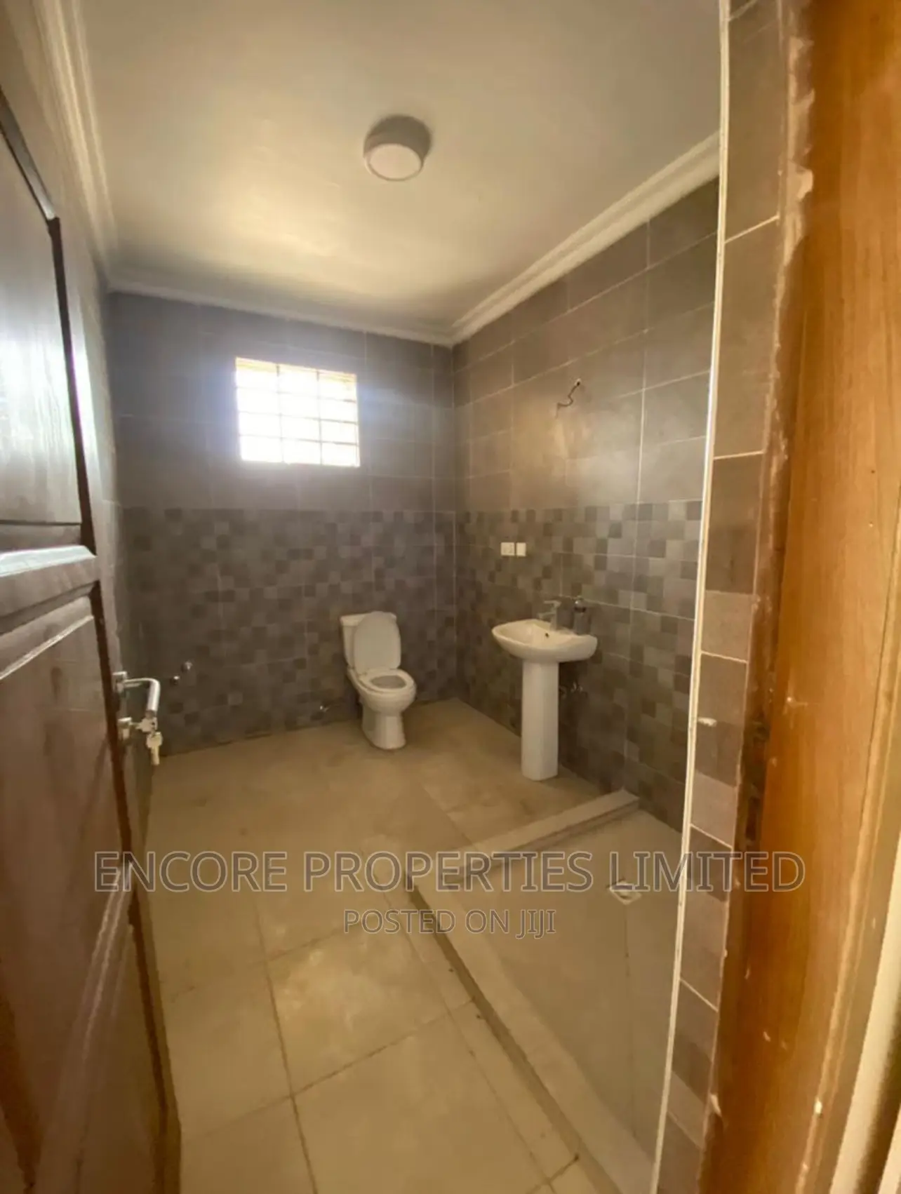 4bdrm House in Encore Properties, Akuapim South for sale
