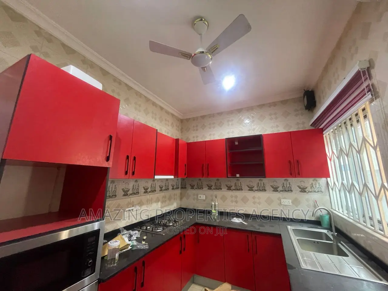 3bdrm House in Baastona Spintex for rent