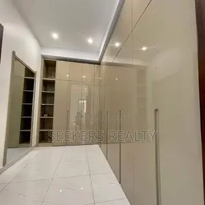 6bdrm House in Seekers Realty, East Legon for sale