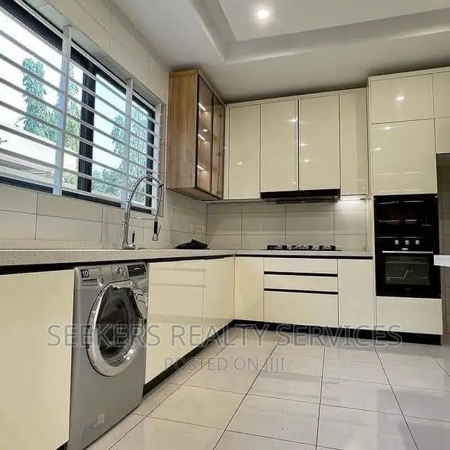 6bdrm House in Seekers Realty, East Legon for sale