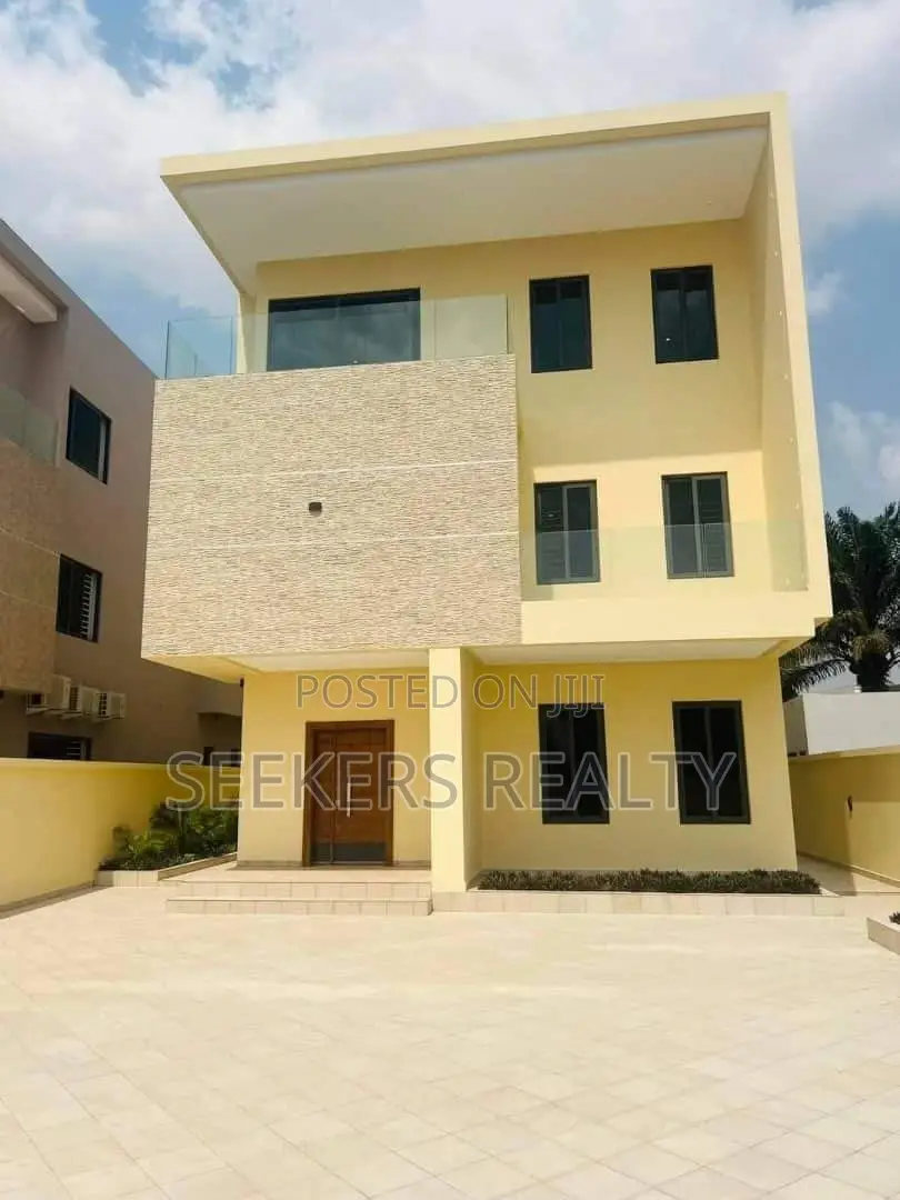 6bdrm House in Seekers Realty, East Legon for sale