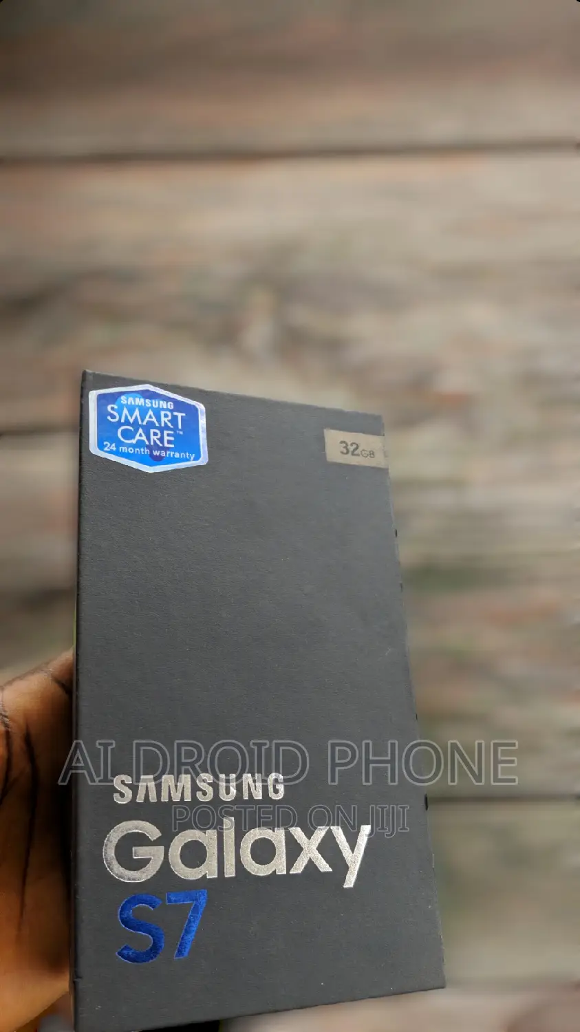 New Samsung Galaxy S7 32 GB Black
