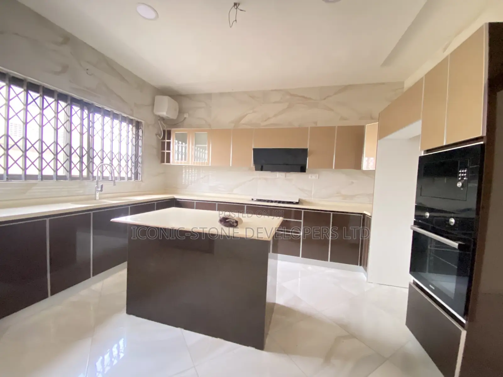 4bdrm Duplex in Spintex for sale