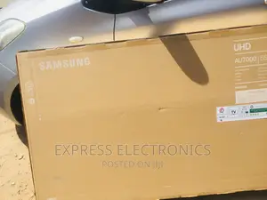 Mesmeric Display UHD Smart Glossy Samsung 55au7022